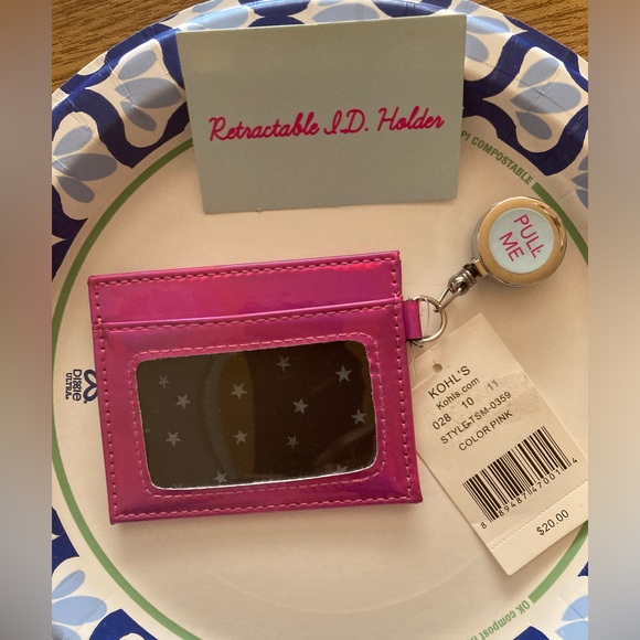 RETRACTABLE ID HOLDER WALLET, PINK IRIDESCENT. NWT - Picture 2 of 4